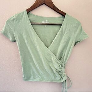 Crossover, v-neck, side cinch